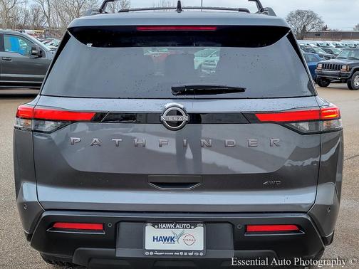 2026 Nissan Pathfinder SV