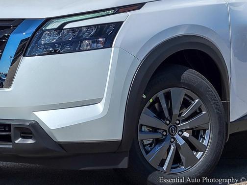 2025 Nissan Pathfinder SV 4WD