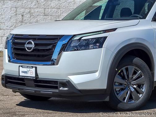 2025 Nissan Pathfinder SV 4WD