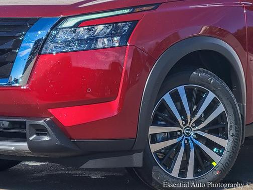 2025 Nissan Pathfinder Platinum 4WD