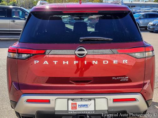 2025 Nissan Pathfinder Platinum 4WD