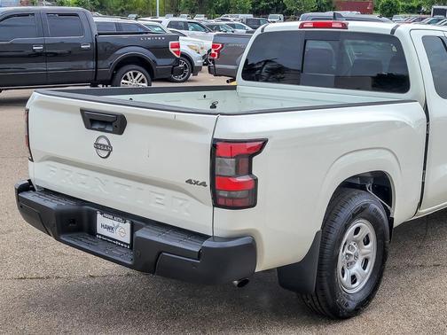 Glacier White 2026 Nissan Frontier S