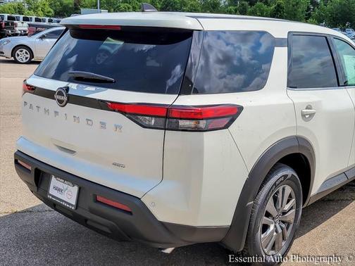 2025 Nissan Pathfinder S 4WD