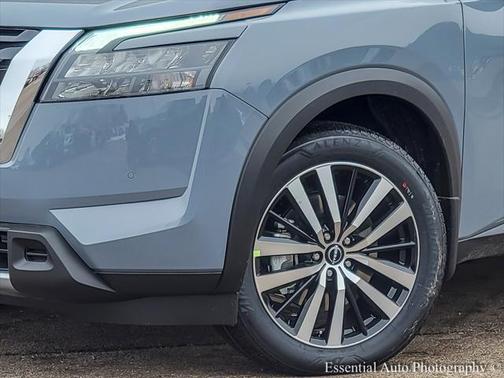 2025 Nissan Pathfinder Platinum 4WD