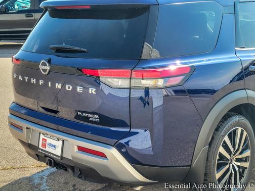 2025 Nissan Pathfinder Platinum 4WD