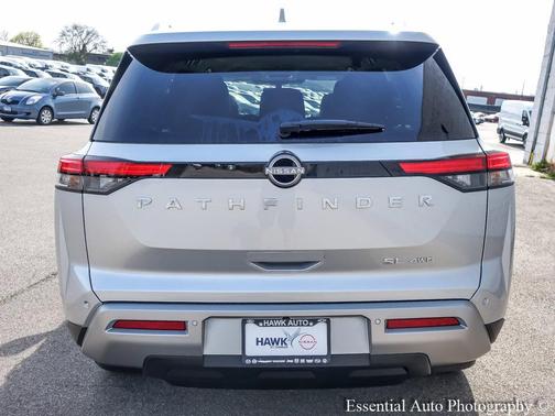 2025 Nissan Pathfinder SL 4WD