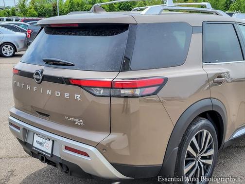 2025 Nissan Pathfinder Platinum 4WD