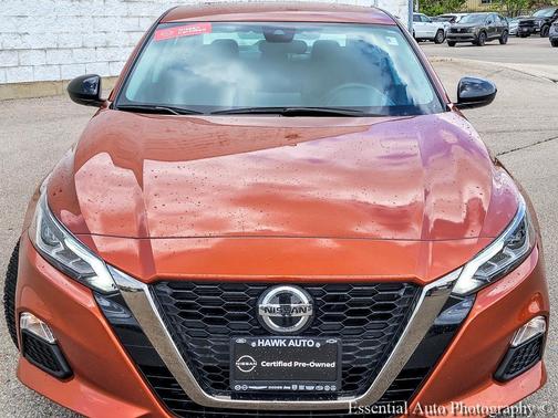 Sunset Drift Chromaflair 2021 Nissan Altima SR FWD