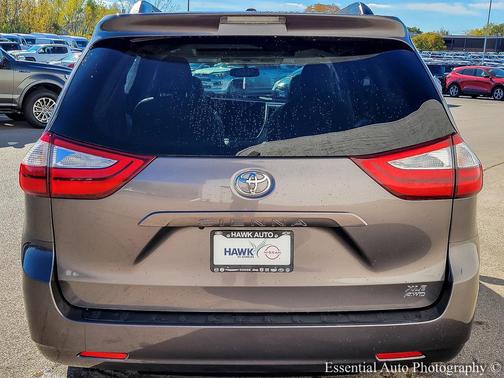 2016 Toyota Sienna XLE