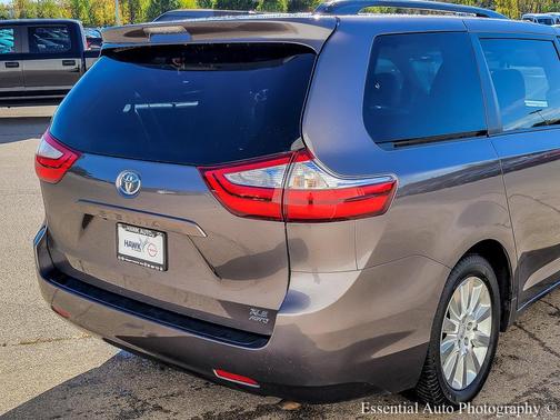 2016 Toyota Sienna XLE