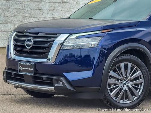 2022 Nissan Pathfinder SL 4WD