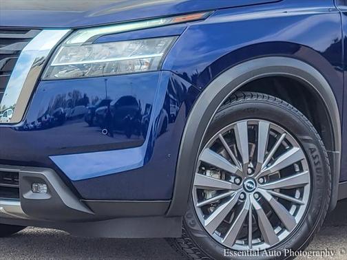 2022 Nissan Pathfinder SL 4WD