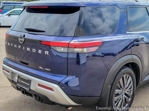 2022 Nissan Pathfinder SL 4WD