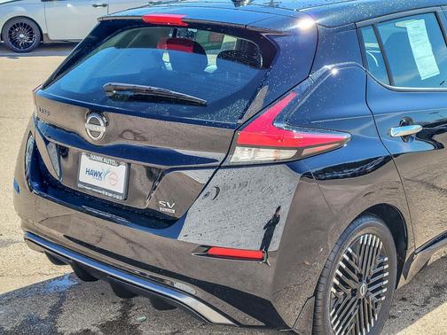 Super Black 2024 Nissan Leaf SV PLUS