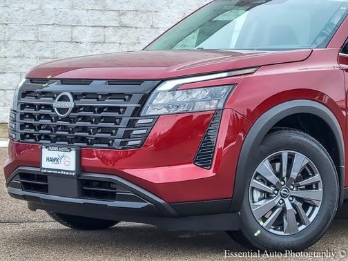 2026 Nissan Pathfinder SV