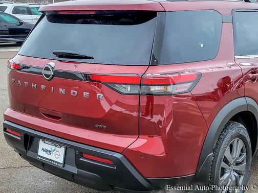 2026 Nissan Pathfinder SV