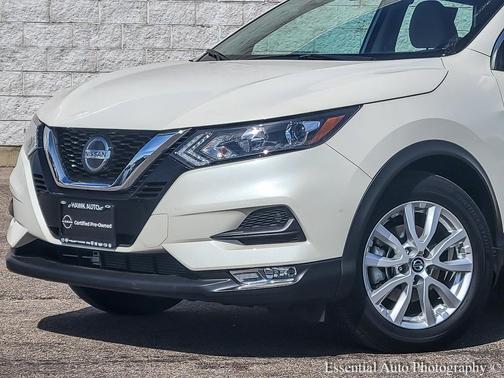 2022 Nissan Rogue Sport SV