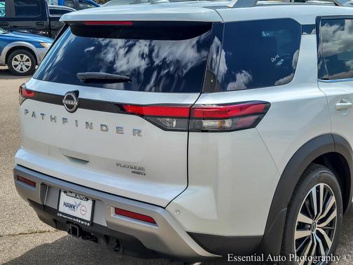 2025 Nissan Pathfinder Platinum 4WD