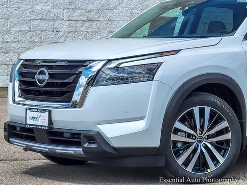 2025 Nissan Pathfinder Platinum 4WD