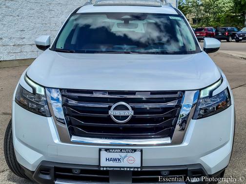 2025 Nissan Pathfinder Platinum 4WD