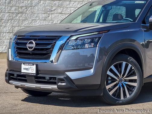 2025 Nissan Pathfinder Platinum 4WD