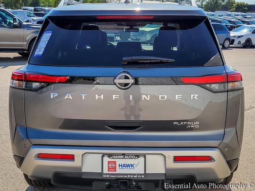 2025 Nissan Pathfinder Platinum 4WD