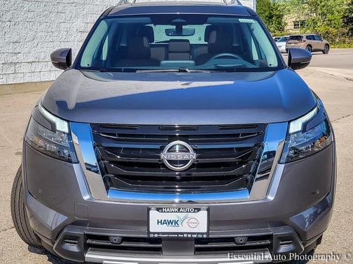 2025 Nissan Pathfinder Platinum 4WD