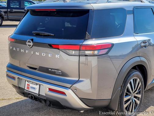 2025 Nissan Pathfinder Platinum 4WD