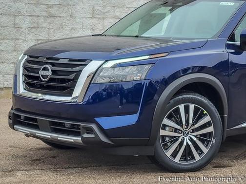 2025 Nissan Pathfinder Platinum 4WD
