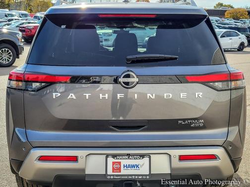 2025 Nissan Pathfinder Platinum 4WD