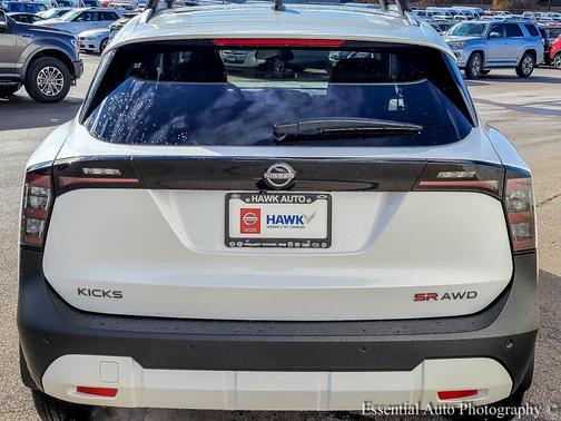 2026 Nissan Kicks SR