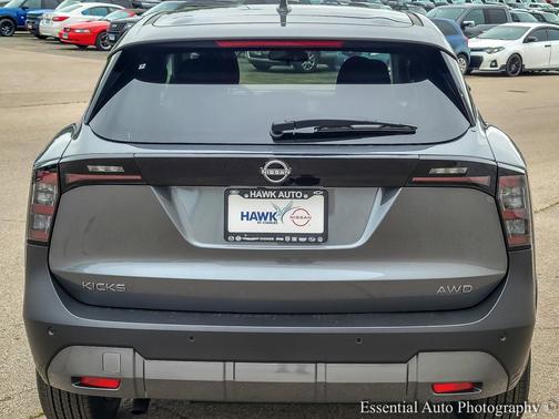 2025 Nissan Kicks SV