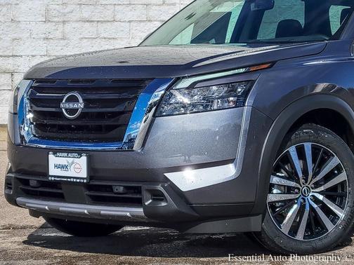 2025 Nissan Pathfinder Platinum 4WD