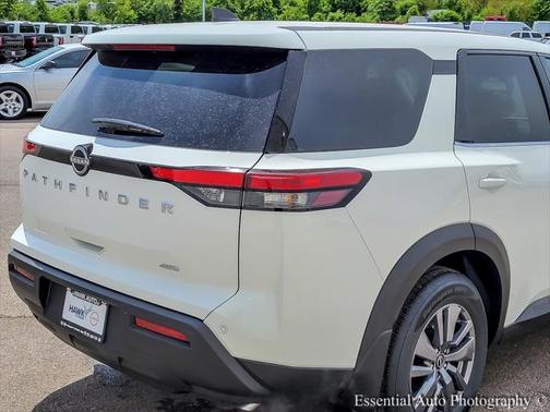 2025 Nissan Pathfinder S 4WD
