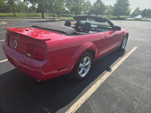 2007 Ford Mustang Deluxe