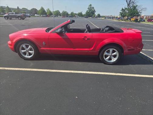2007 Ford Mustang Deluxe