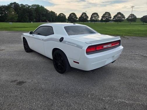 2011 Dodge Challenger Base