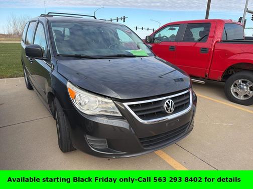 2011 Volkswagen Routan SE