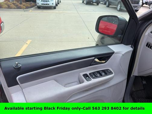 2011 Volkswagen Routan SE