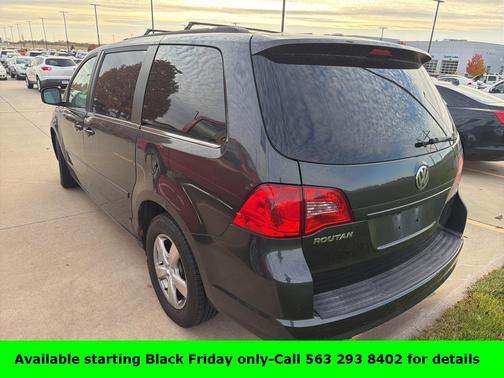 2011 Volkswagen Routan SE