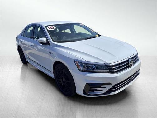 2017 Volkswagen Passat 1.8T R-Line w/Comfort