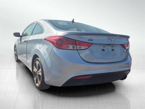 2013 Hyundai ELANTRA SE