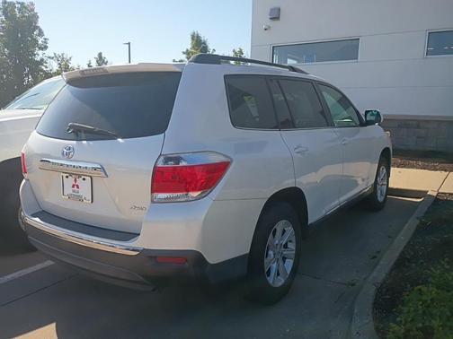 2011 Toyota Highlander SE