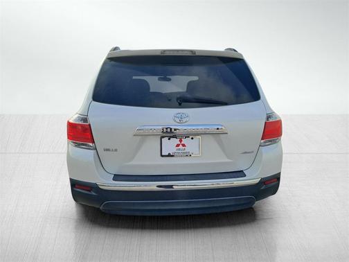 2011 Toyota Highlander SE