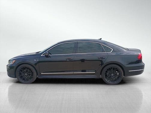 2017 Volkswagen Passat 1.8T R-Line w/Comfort