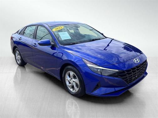 2022 Hyundai ELANTRA SE