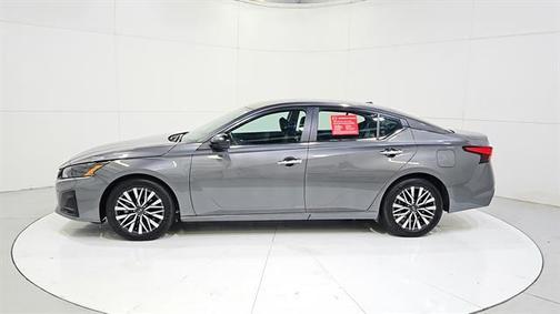 Gun Metallic 2025 Nissan Altima SV