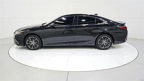 Caviar 2024 Lexus ES 300h Base