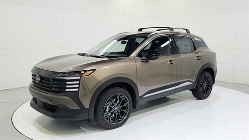 Canyon Bronze M 2026 Nissan Kicks SR