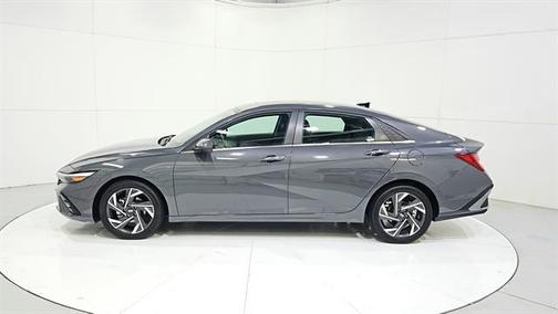 Gray Pearl 2025 Hyundai ELANTRA SEL Convenience